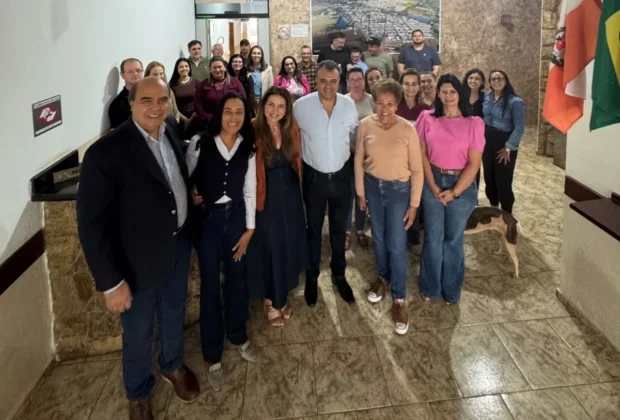 Encontro devocional encerra Outubro Rosa na Prefeitura de Engenheiro Coelho