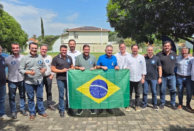 Eleito em chapa para o Senado, Fernando Godoy mobiliza prefeitos da região em favor de Flávio Bolsonaro
